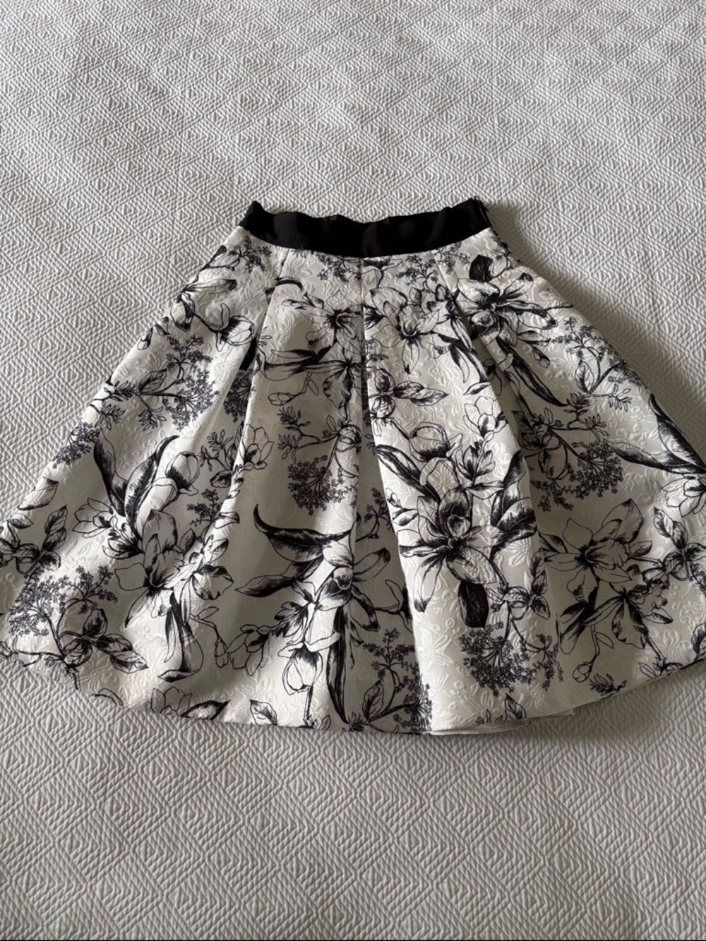 White House Black Market Floral Brocade Full Skirt